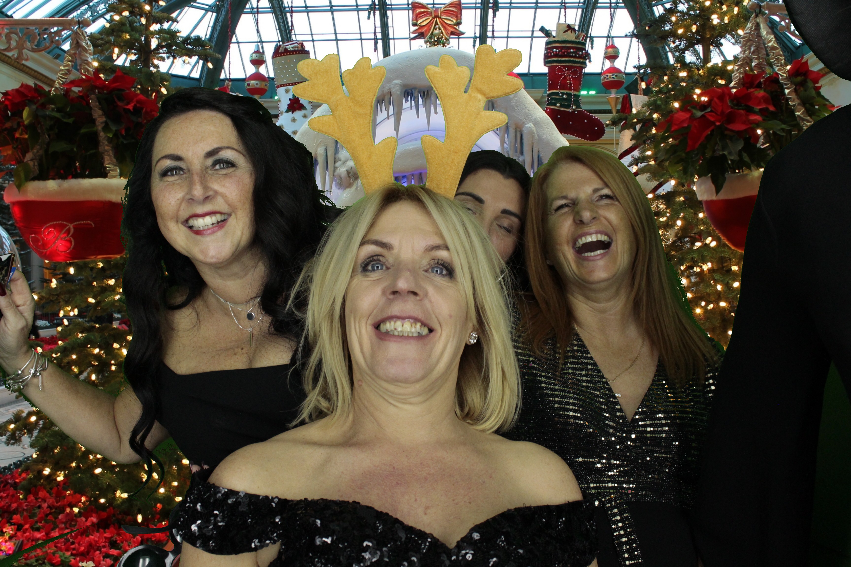 Silvermere Christmas Party | View more photos from the event at gallery.myphotoboothexperience.co.uk/u/MyPhotoBoothExperienceLtd/Silvermere-Christmas-Party-3